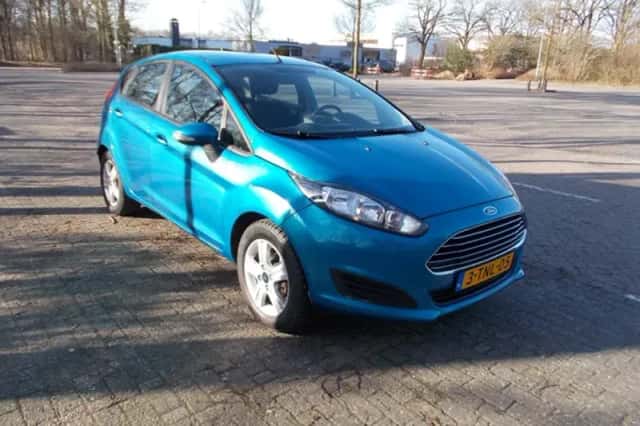 Ford Fiesta (2014) thumbnail 4