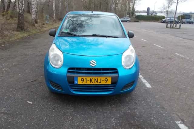 Suzuki Alto (2010) thumbnail 6