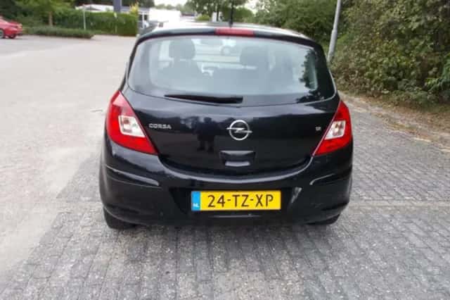 Opel Corsa (2007) thumbnail 3