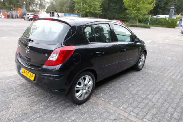 Opel Corsa (2007) thumbnail 4