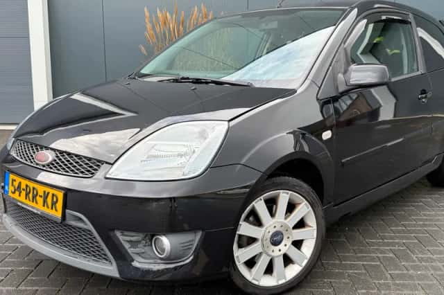Ford Fiesta (2005) thumbnail 2