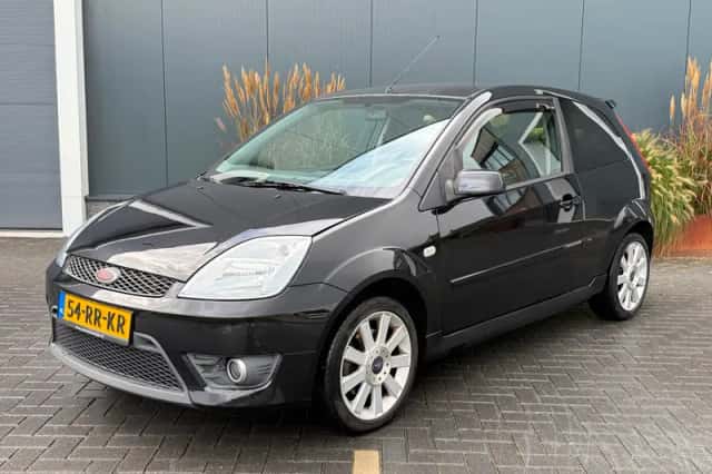 Ford Fiesta (2005) thumbnail 3