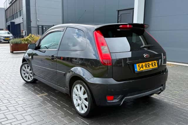 Ford Fiesta (2005) thumbnail 6