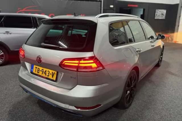 Volkswagen Golf (2018) thumbnail 1