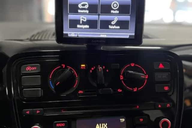 Volkswagen Up! (2014) thumbnail 2