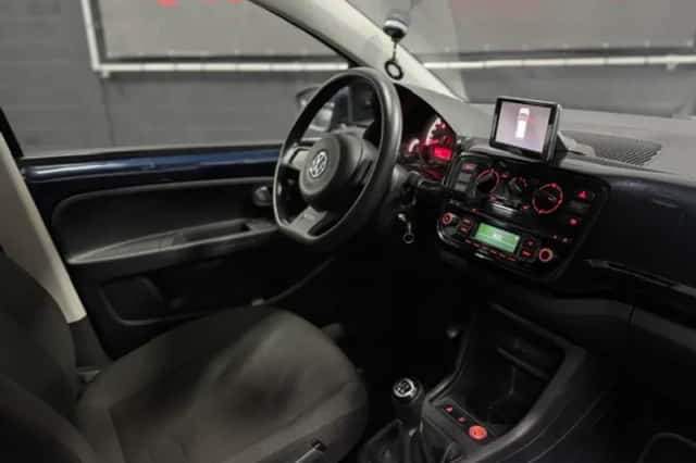 Volkswagen Up! (2014) thumbnail 3