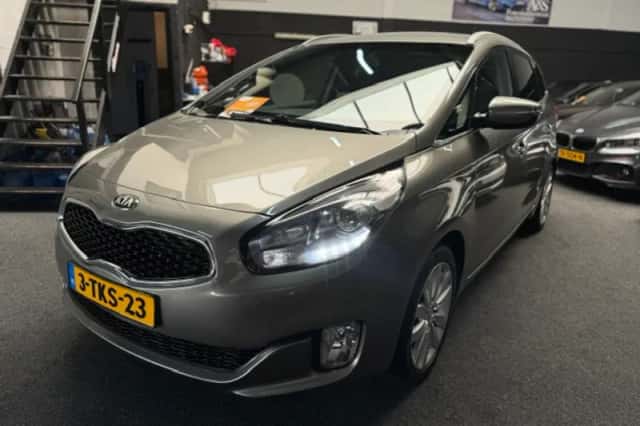 Kia Carens (2014) thumbnail 1