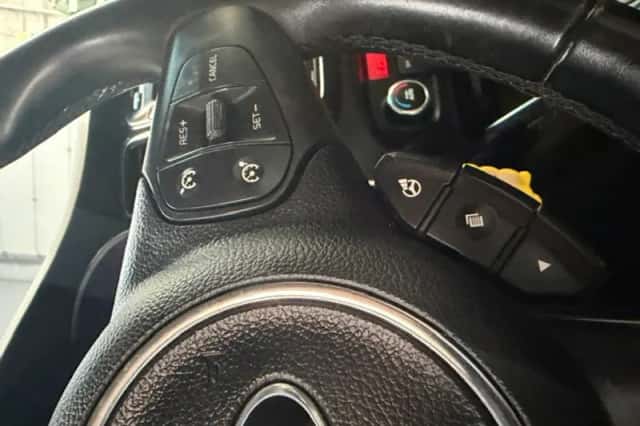 Kia Carens (2014) thumbnail 5