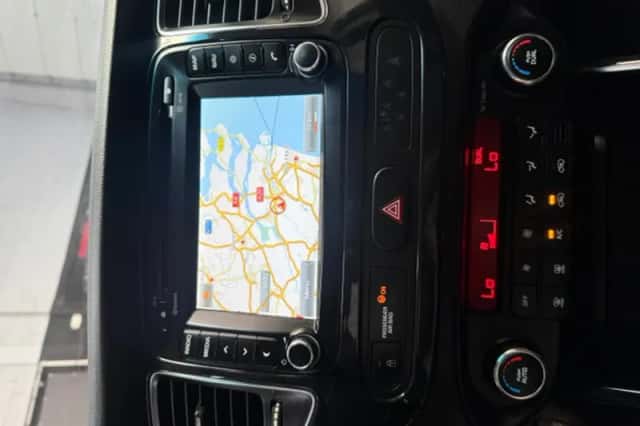 Kia Carens (2014) thumbnail 6