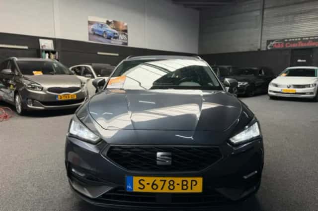 SEAT Leon Sportstourer (2023) thumbnail 1