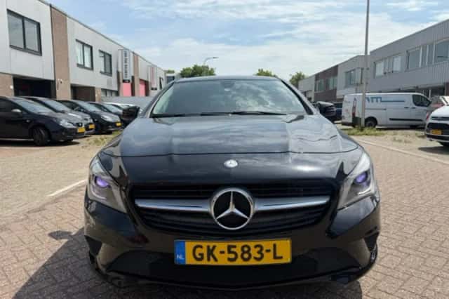 Mercedes-Benz CLA-Klasse (2015) thumbnail 1