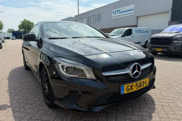 Mercedes-Benz CLA-Klasse (2015) thumbnail 2
