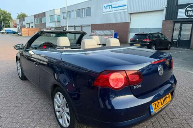 Volkswagen Eos (2010) thumbnail 1