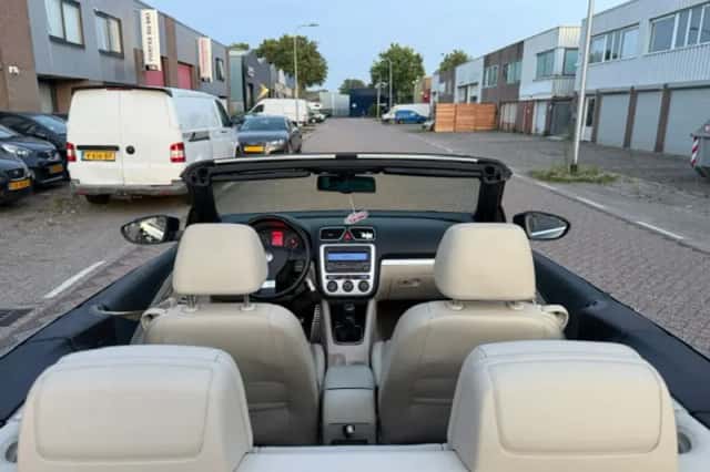 Volkswagen Eos (2010) thumbnail 6