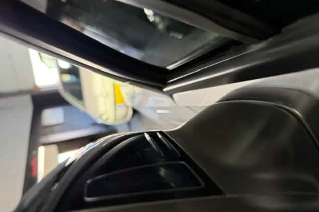 Volkswagen Tiguan (2021) thumbnail 6