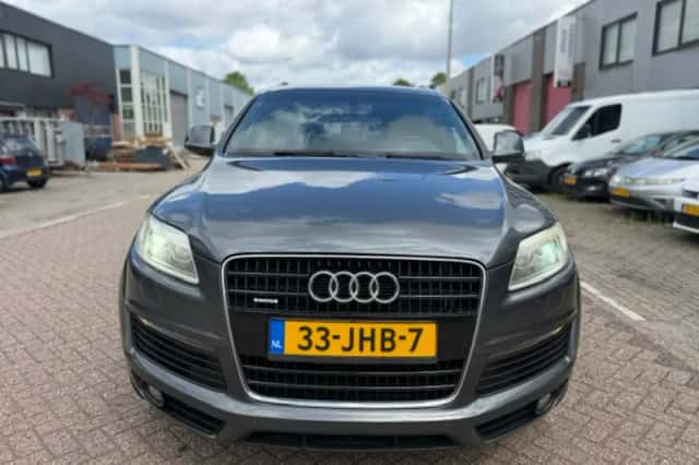Audi Q7 (2009) thumbnail 1