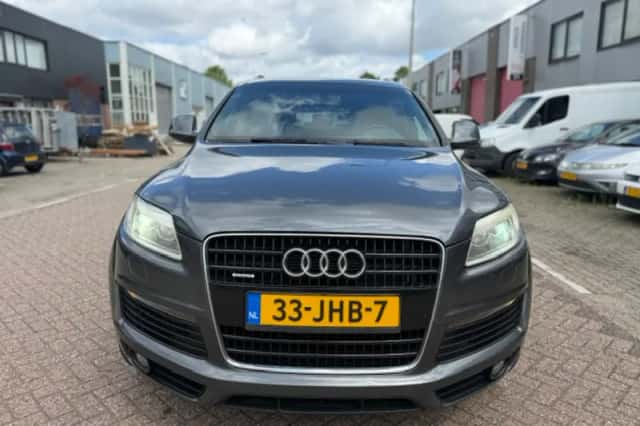 Audi Q7 (2009) thumbnail 2