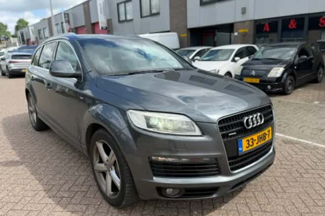 Audi Q7 (2009) thumbnail 4
