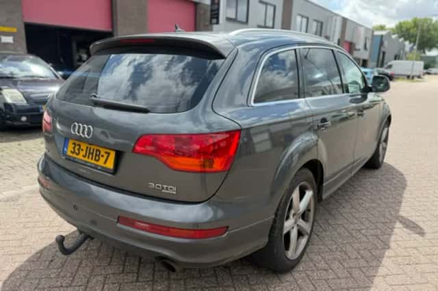 Audi Q7 (2009) thumbnail 5