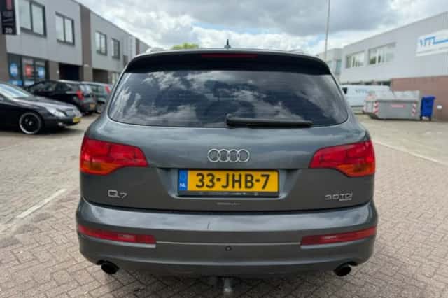 Audi Q7 (2009) thumbnail 6