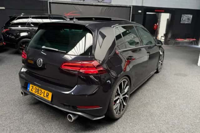 Volkswagen Golf (2018) thumbnail 2