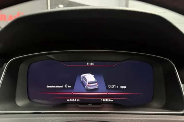 Volkswagen Golf (2018) thumbnail 3