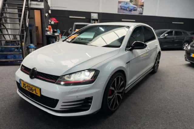 Volkswagen Golf (2014) thumbnail 1