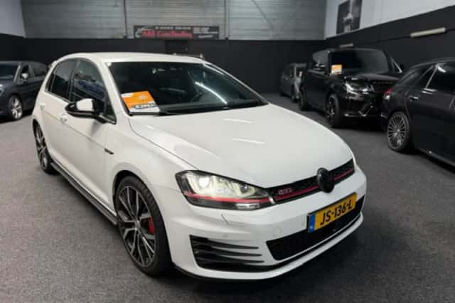 Volkswagen Golf (2014) thumbnail 4