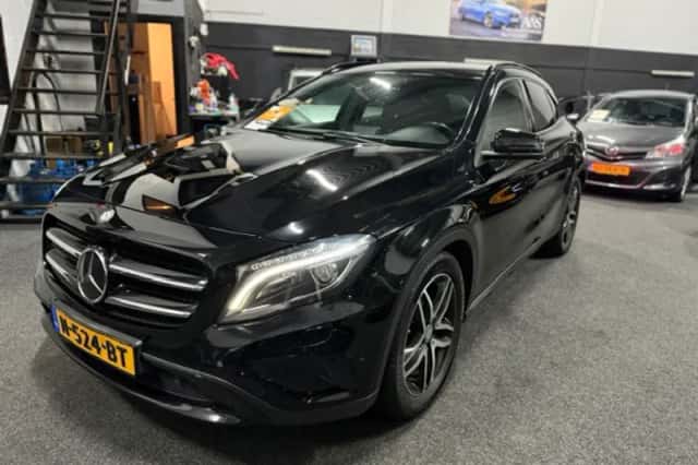 Mercedes-Benz GLA-Klasse (2014) thumbnail 1