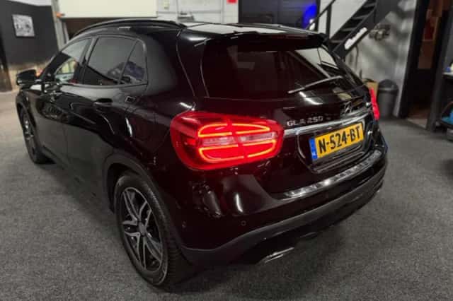 Mercedes-Benz GLA-Klasse (2014) thumbnail 2