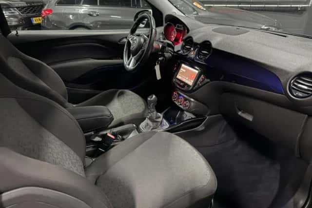 Opel Adam (2015) thumbnail 3
