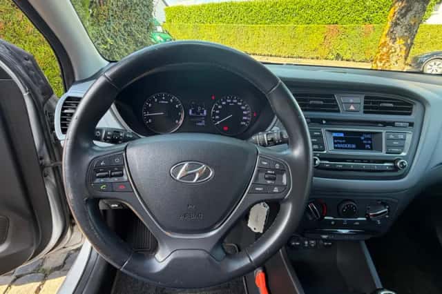 Hyundai i20 (2015) thumbnail 6
