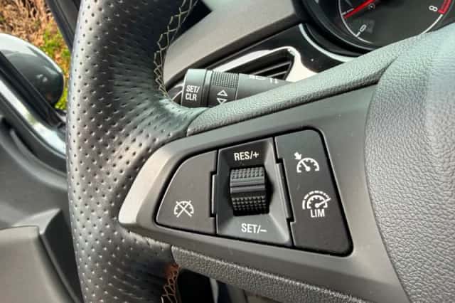 Opel Corsa (2017) thumbnail 5