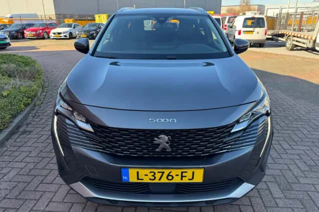 Peugeot 5008 (2021) thumbnail 2
