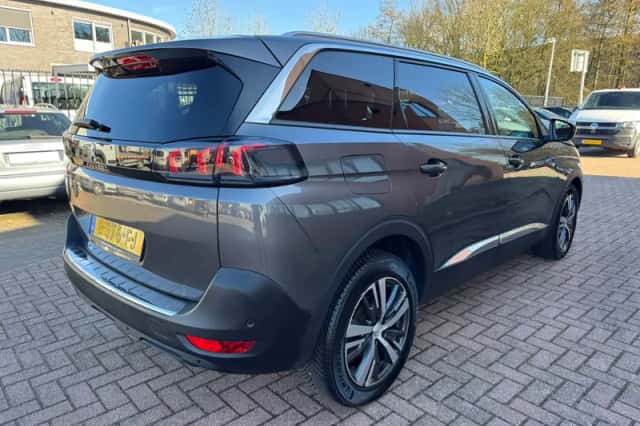 Peugeot 5008 (2021) thumbnail 5