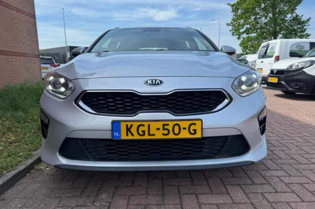 Kia Ceed (2019) thumbnail 2