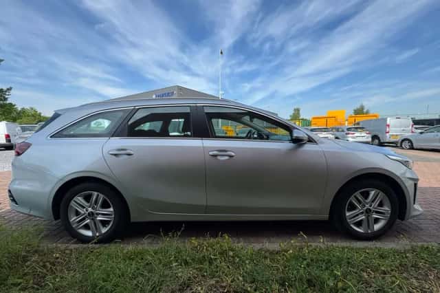 Kia Ceed (2019) thumbnail 4
