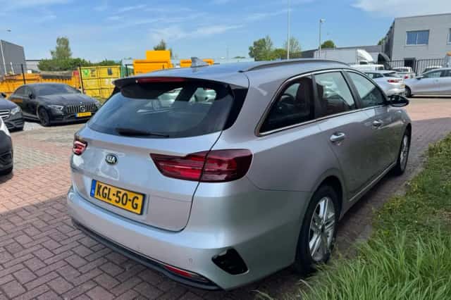 Kia Ceed (2019) thumbnail 5