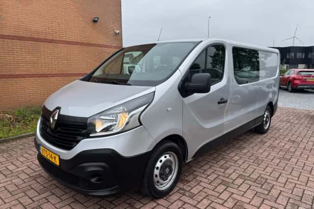 Renault Trafic (2016) thumbnail 1
