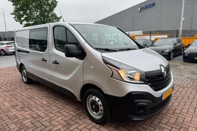 Renault Trafic (2016) thumbnail 3