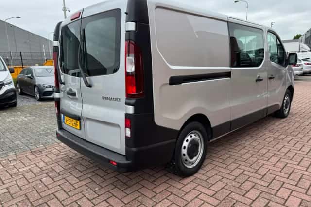 Renault Trafic (2016) thumbnail 5