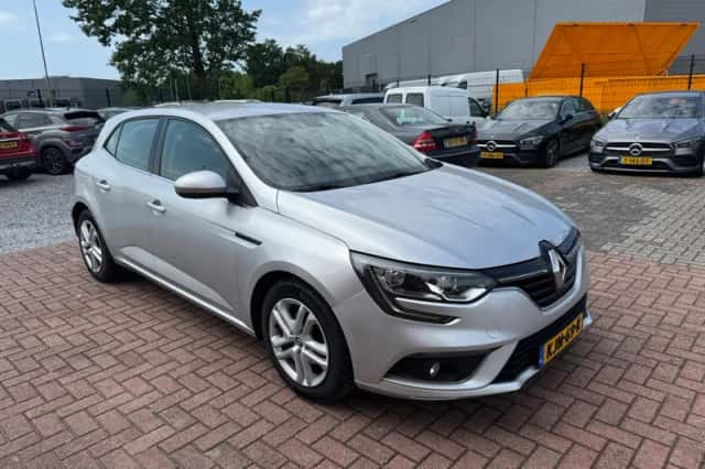 Renault Mégane (2019) thumbnail 4