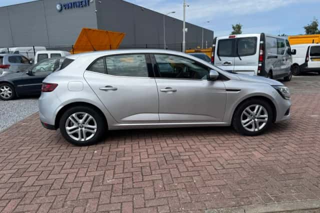 Renault Mégane (2019) thumbnail 5