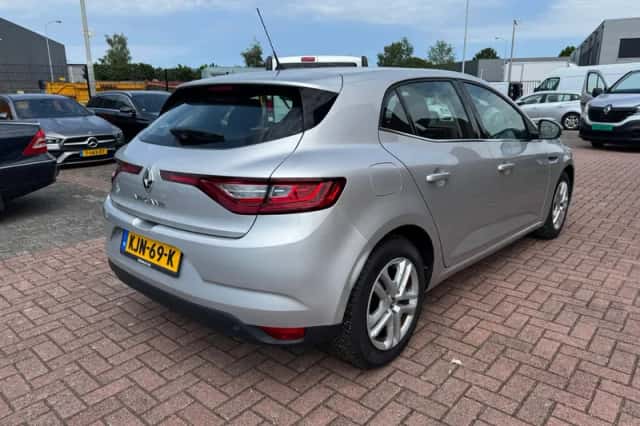 Renault Mégane (2019) thumbnail 6