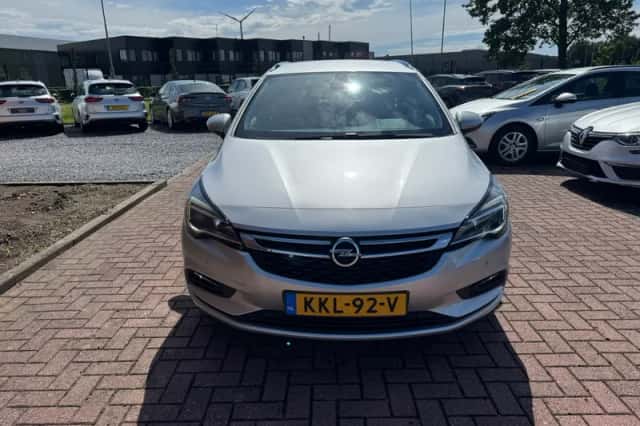 Opel Astra (2018) thumbnail 2