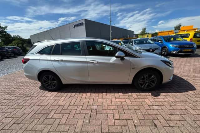 Opel Astra (2018) thumbnail 4