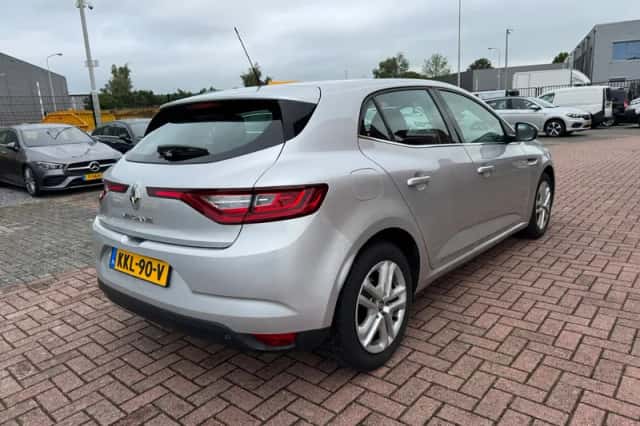 Renault Mégane (2018) thumbnail 5