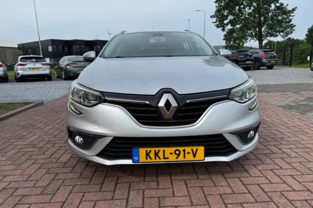 Renault Mégane (2019) thumbnail 2