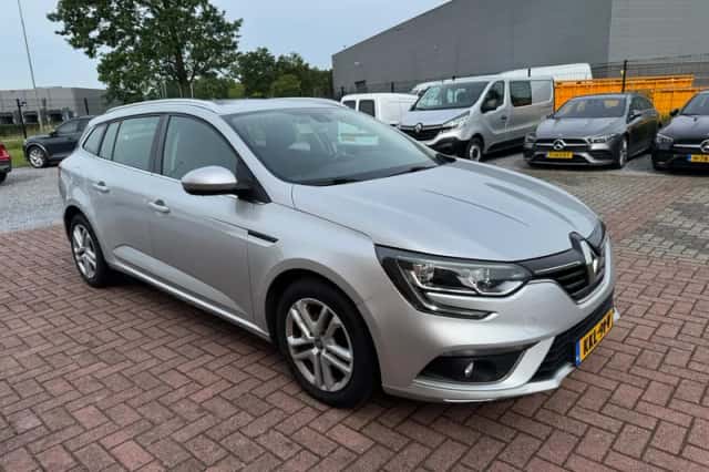 Renault Mégane (2019) thumbnail 3