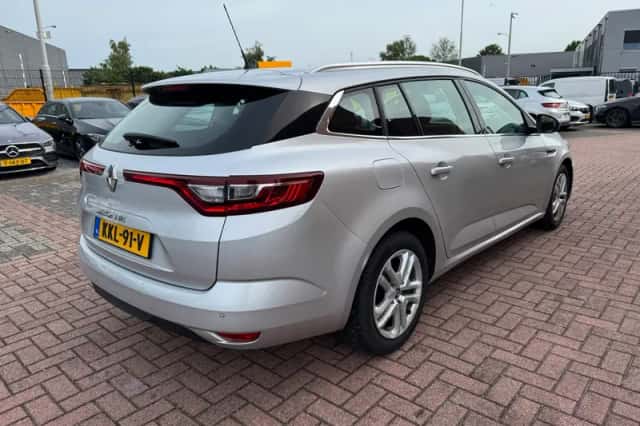 Renault Mégane (2019) thumbnail 5